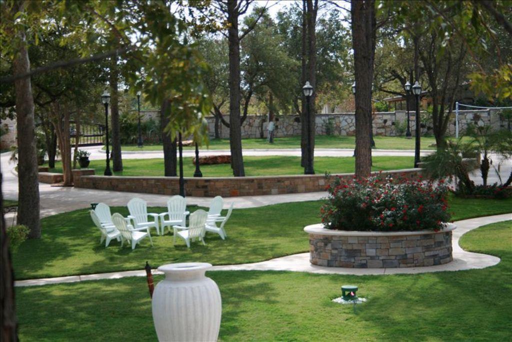 Paradise Resort At Hill Country Buchanan Dam Eksteriør billede